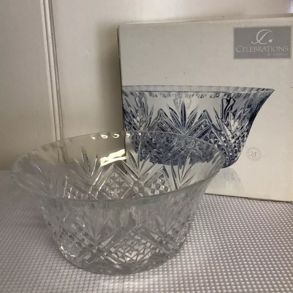 Celebrations by MIKASA Adelaide Collection Lead Crystal Bowl 9.25” (France) FIRM